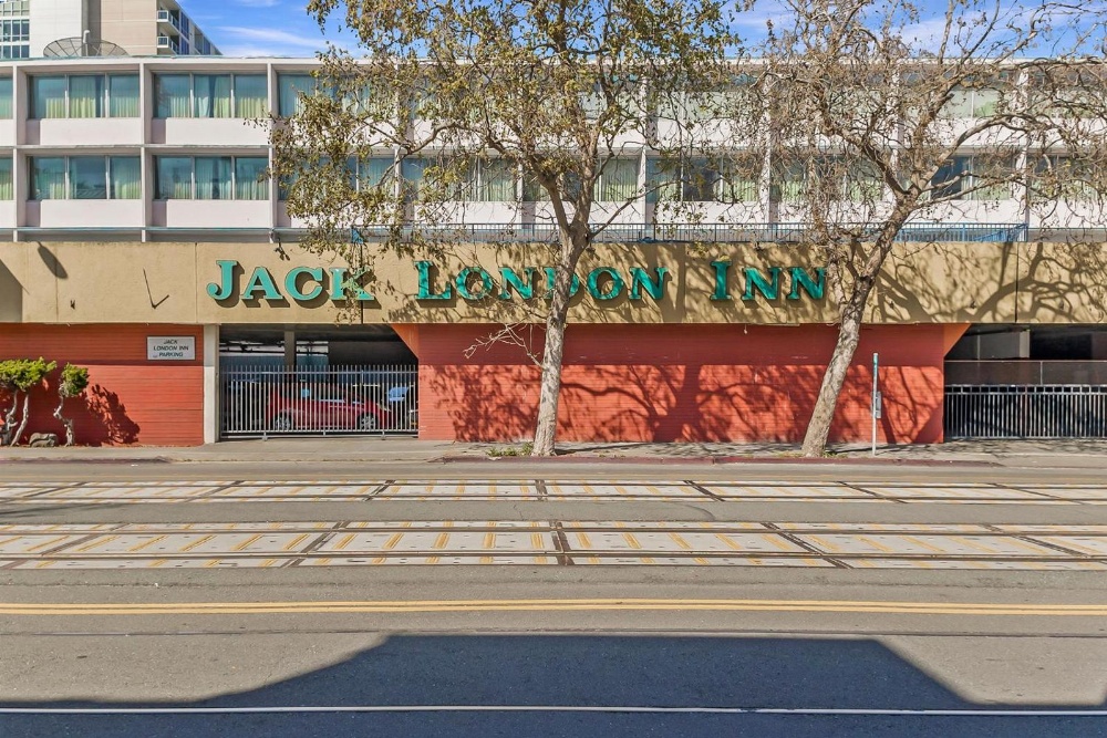 Jack London Inn